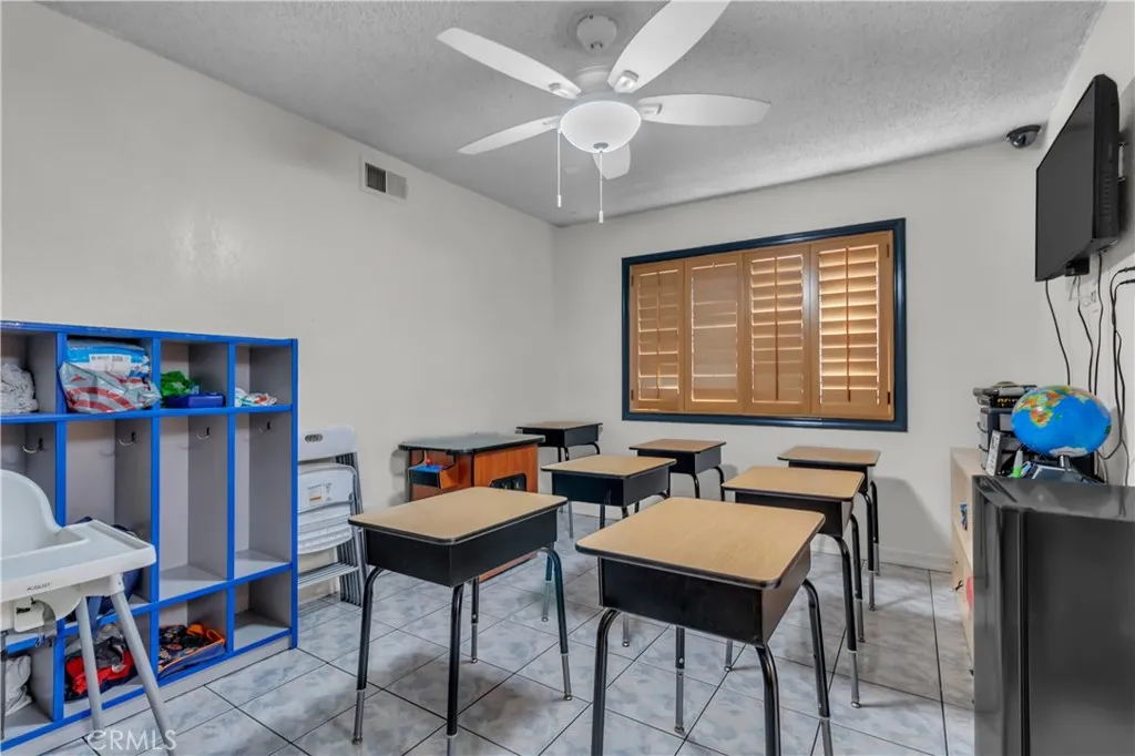 1324 E Turmont Street, Carson, California 90746 home-pic-21